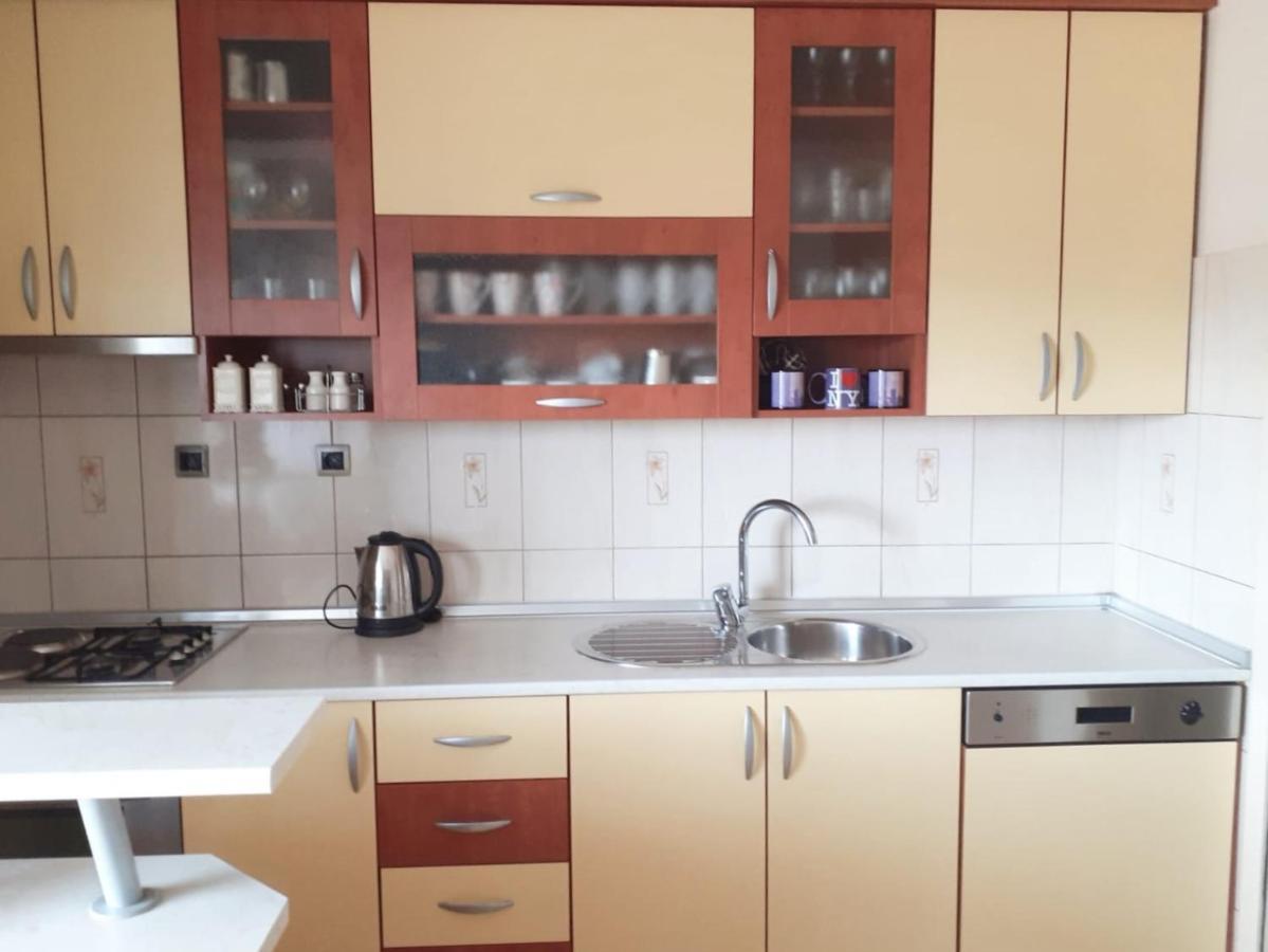 Spacious 80M2 Apartment In The Center Ljubuski Ngoại thất bức ảnh