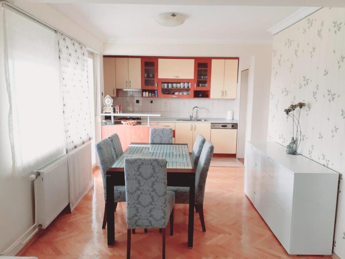 Spacious 80M2 Apartment In The Center Ljubuski Ngoại thất bức ảnh