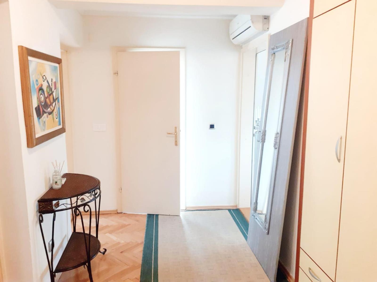 Spacious 80M2 Apartment In The Center Ljubuski Phòng bức ảnh