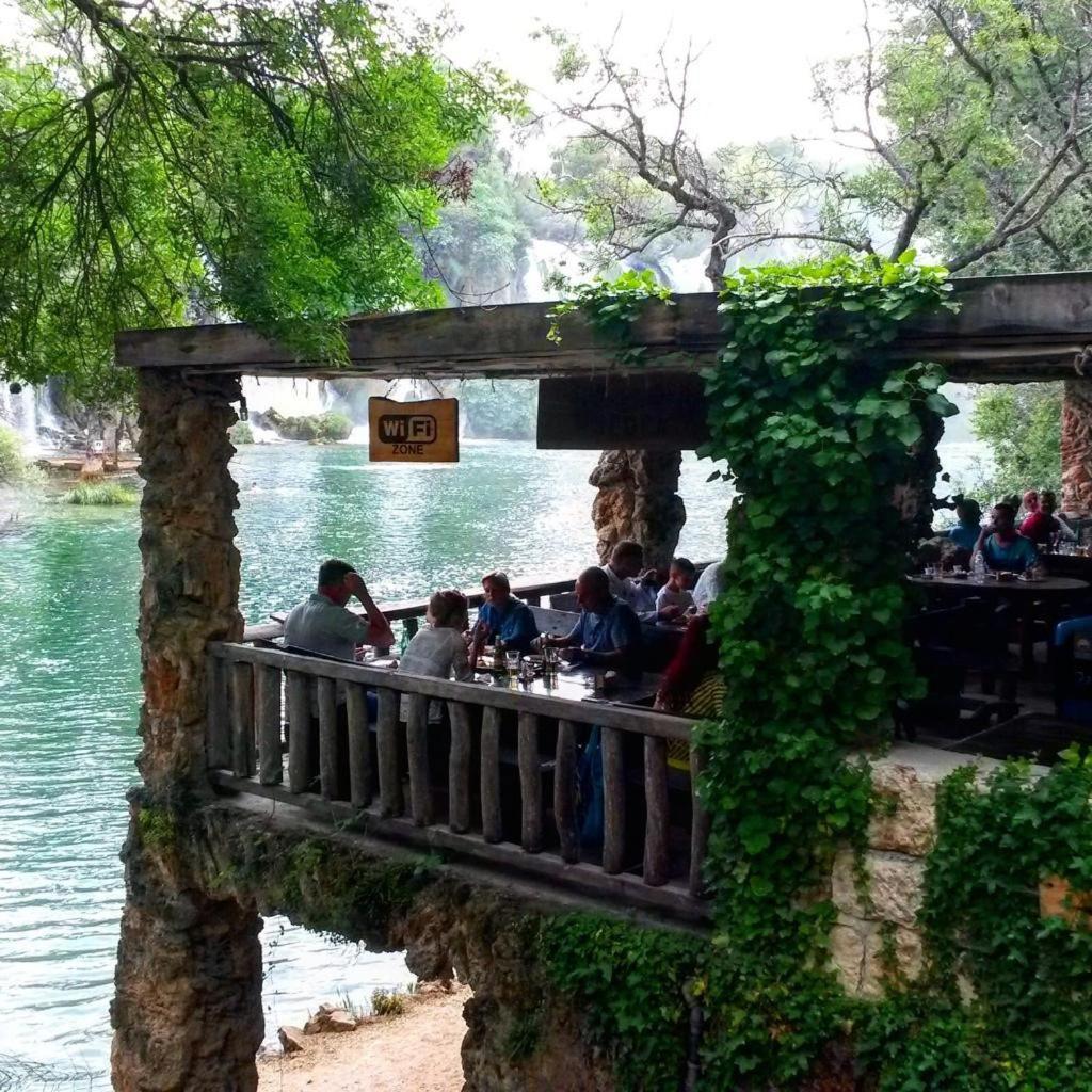 Spacious 80M2 Apartment In The Center Ljubuski Ngoại thất bức ảnh